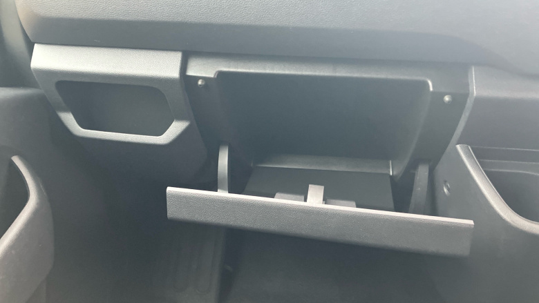 Renault Master Mwb Diesel Fwd MM35dCi 135 Business+ Medium Roof Van